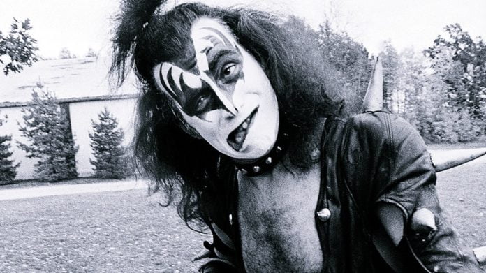 KISS Star Gene Simmons Shows His Rare-Known Side For The First Time