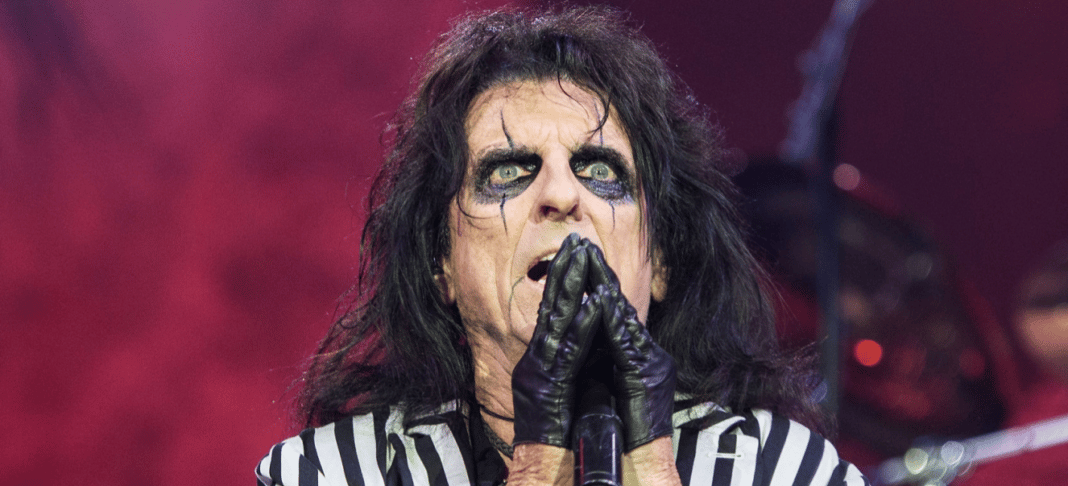 Alice Cooper Recalls The Worst Drug Experience: “I Thought Everybody ...