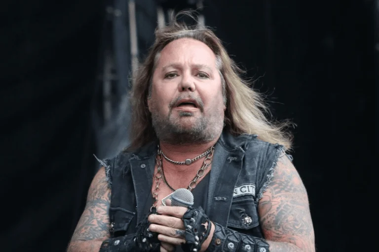 Motley Crue’s Vince Neil Appeared To Celebrate Special Day, He Looks Fit