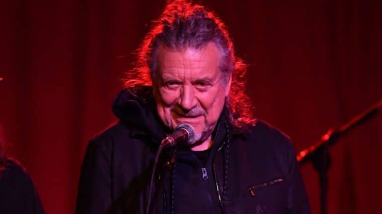 Robert Plant Makes Pathetic Comments On Heritage Bands: “It’s Like People Hanging Onto A Life Raft”