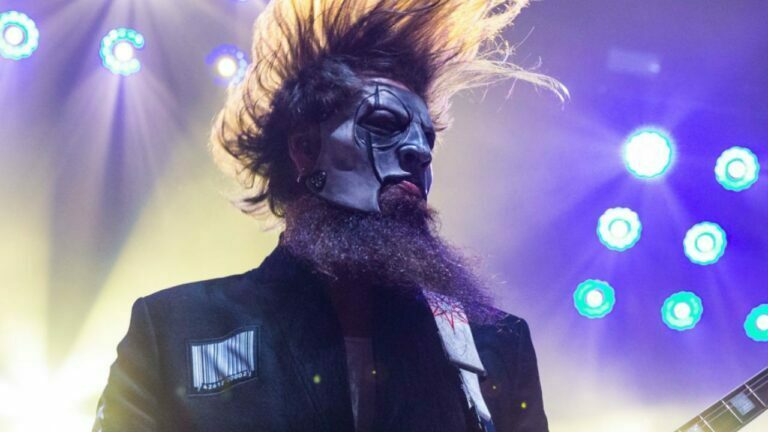 Jim Root Remembers His Friend’s Reaction After His Refusing To Join Slipknot: “Stupid”