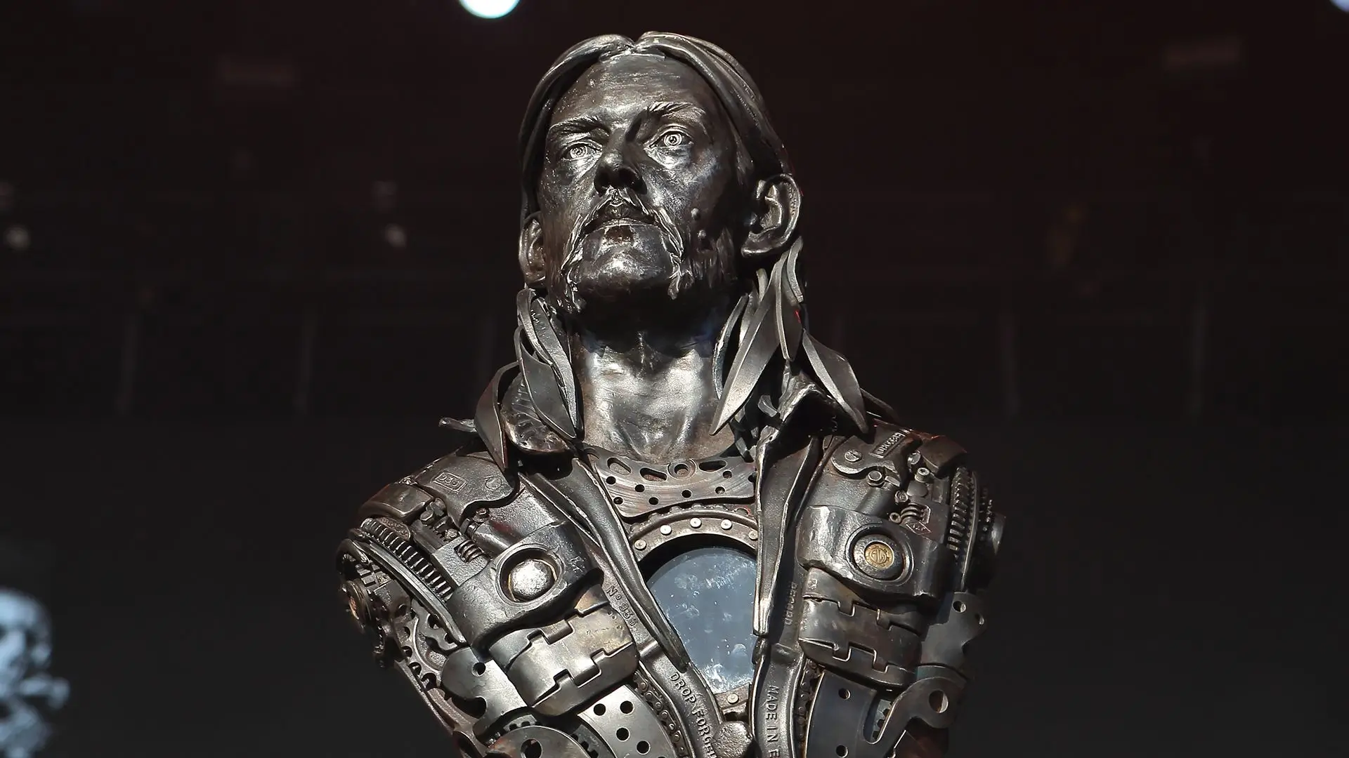 Lemmy-Kilmister-ashes-statue